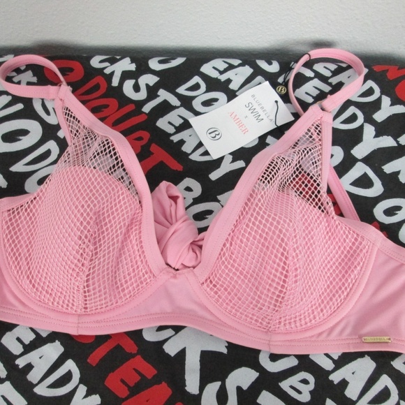 Other - Blubella Bikini Top Size Small(6) NWT